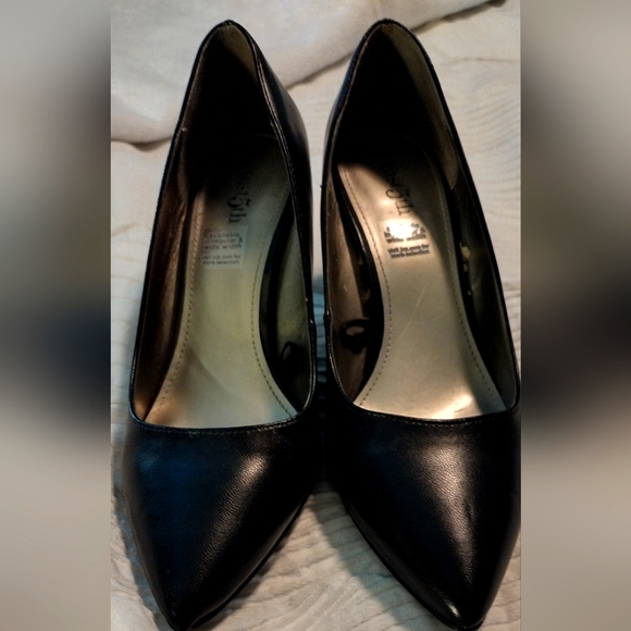 Heels - Picture 2 of 3